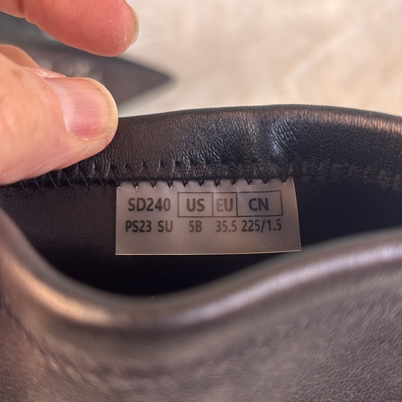 EUC Stuart Weitzman Pointed-Toe Wedge Boot Black Leather Sz 5 Pull-On Women - Picture 8 of 8